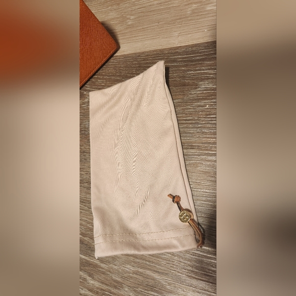 Tory Burch Sunglasses - Picture 4 of 6